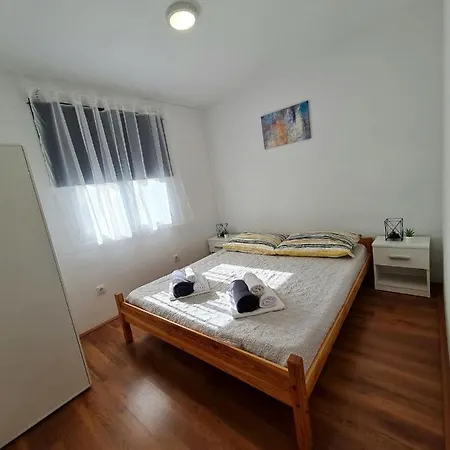 Camping Resort Mala-Milna Σπλιτ